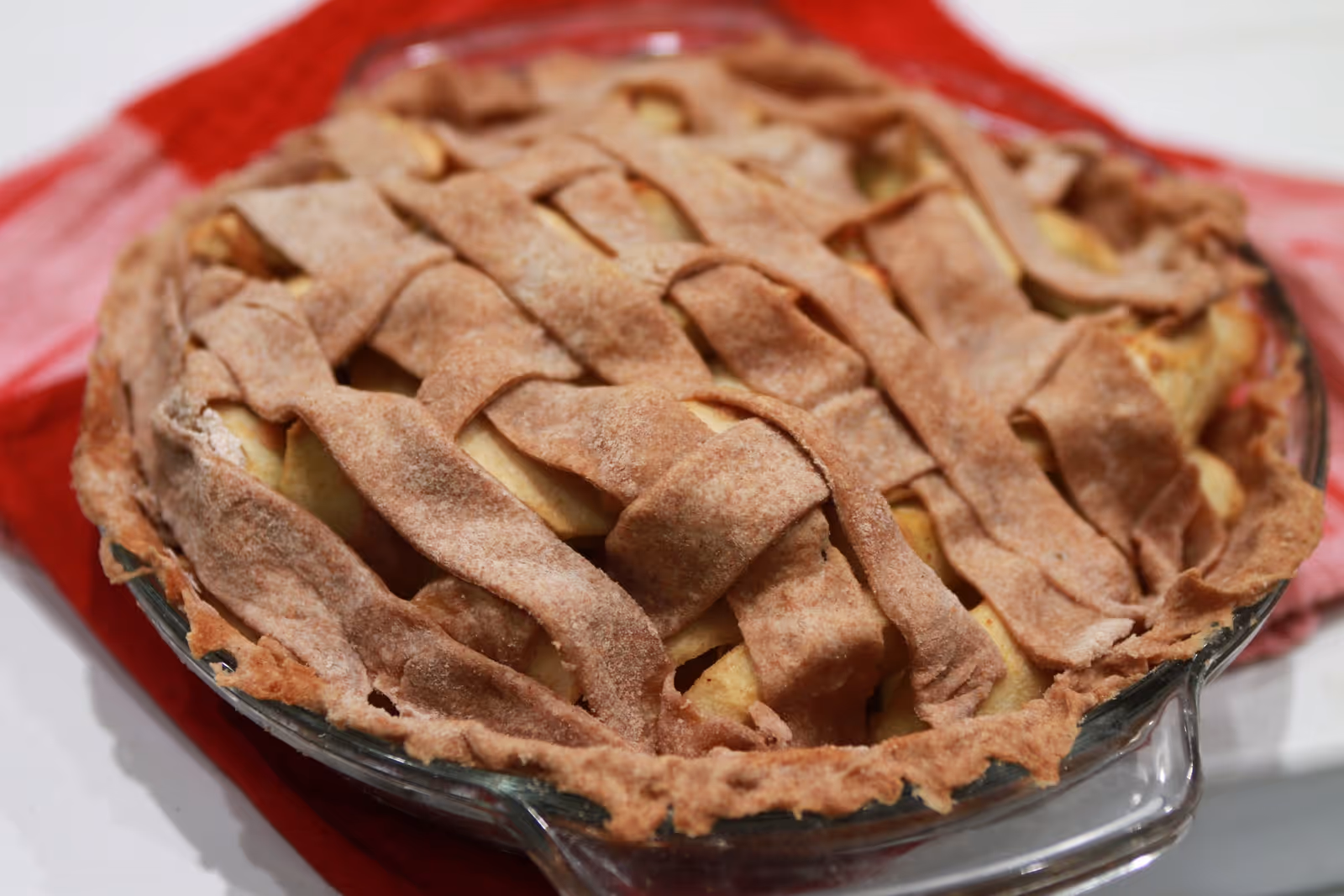 Fruit pie encoded as AVIF under 50 KiB